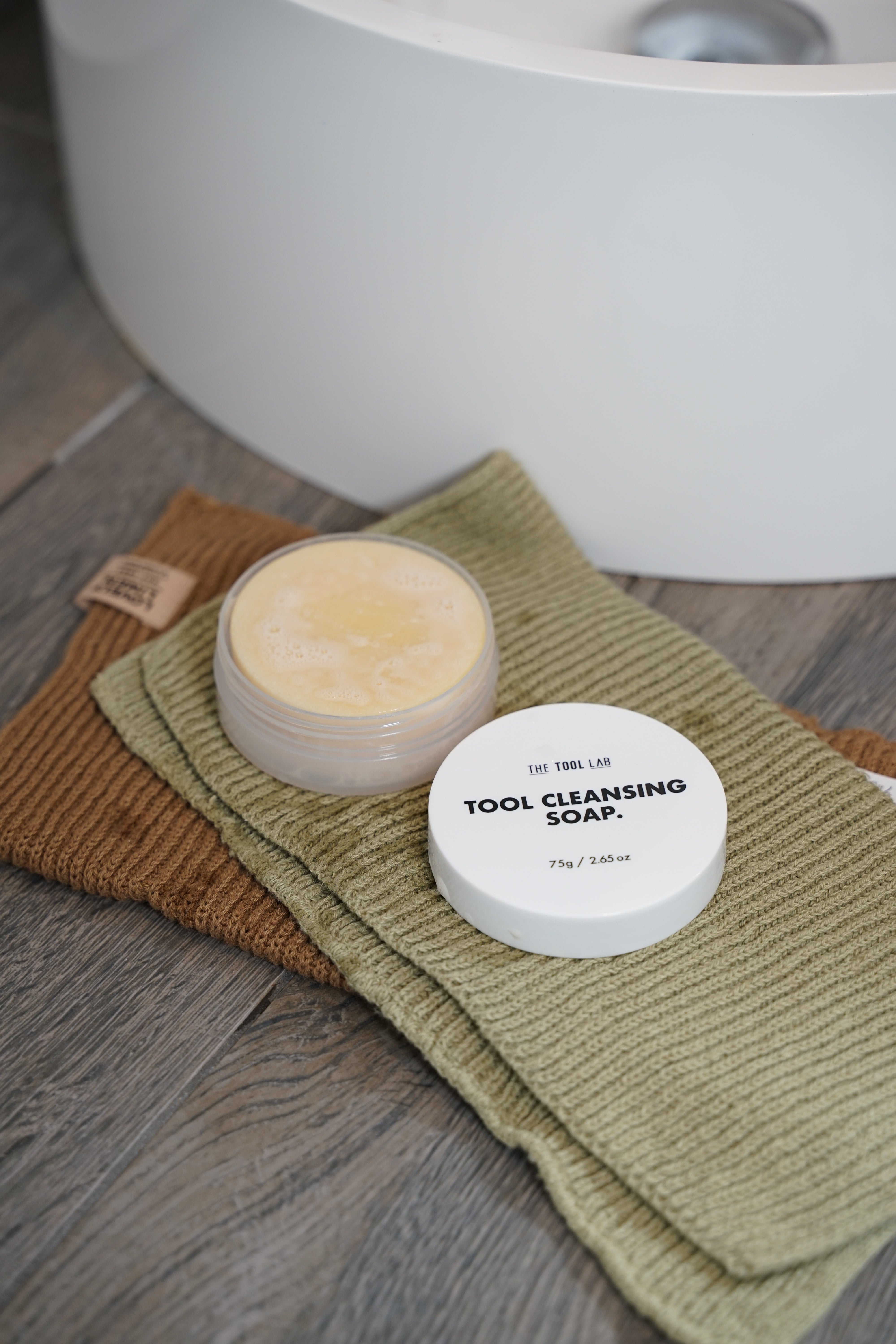 THE TOOL LAB ® TOOL CLEANSING SOAP