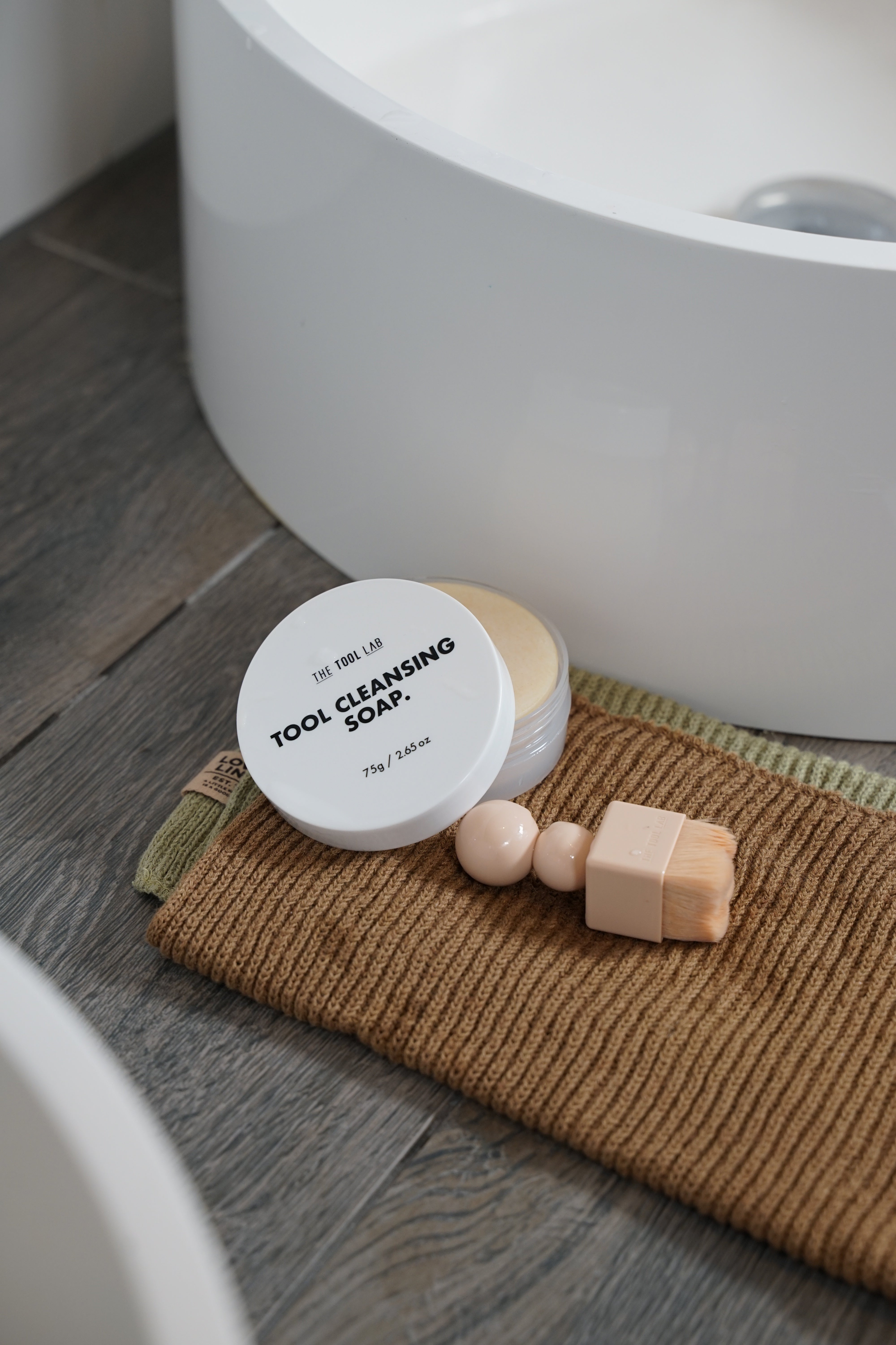 THE TOOL LAB ® TOOL CLEANSING SOAP