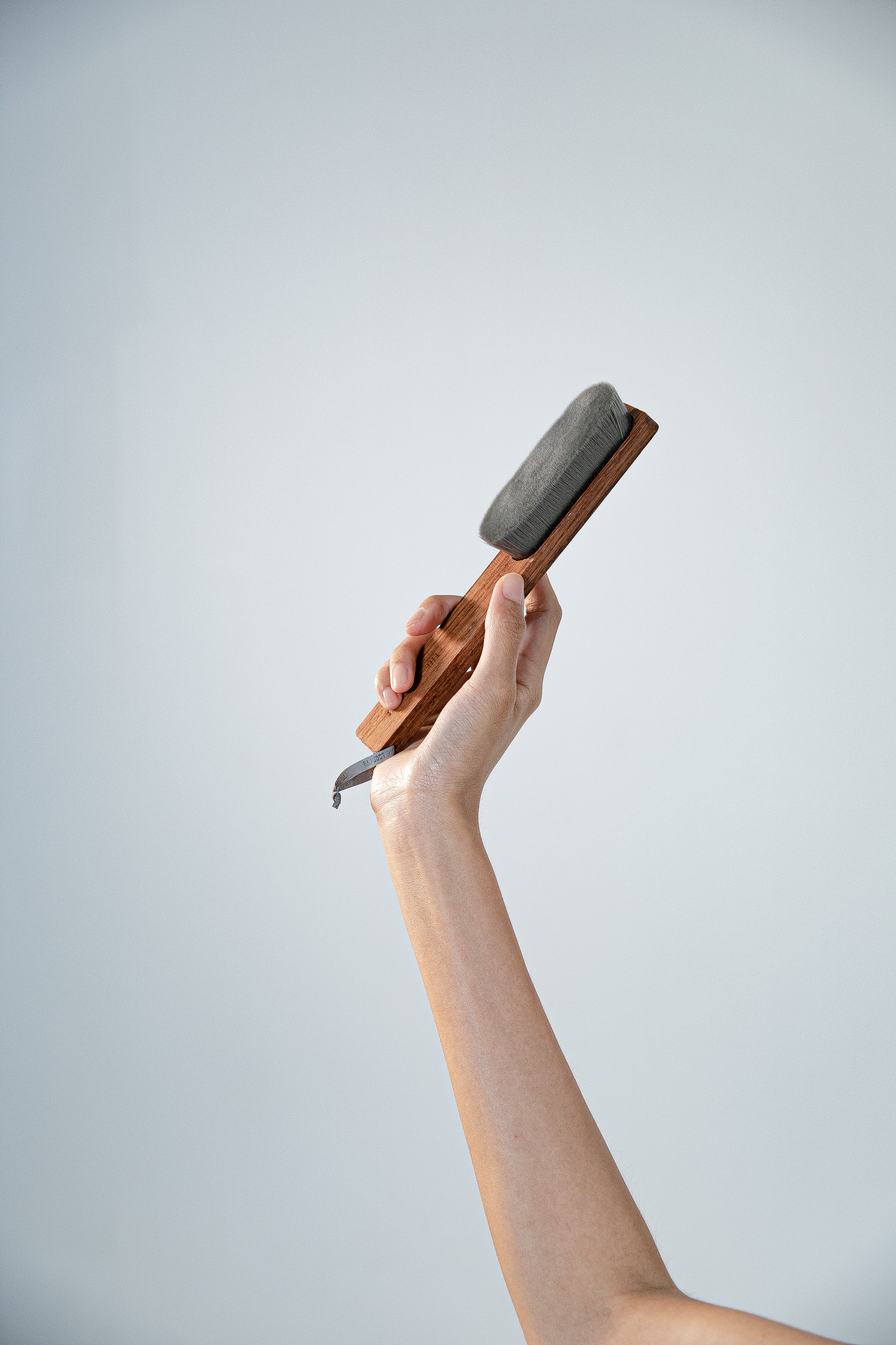 THE TOOL LAB® SWEEPING CLEANSING BRUSH REGULAR