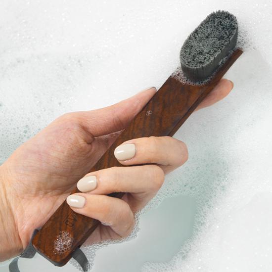 THE TOOL LAB® SWEEPING CLEANSING BRUSH REGULAR